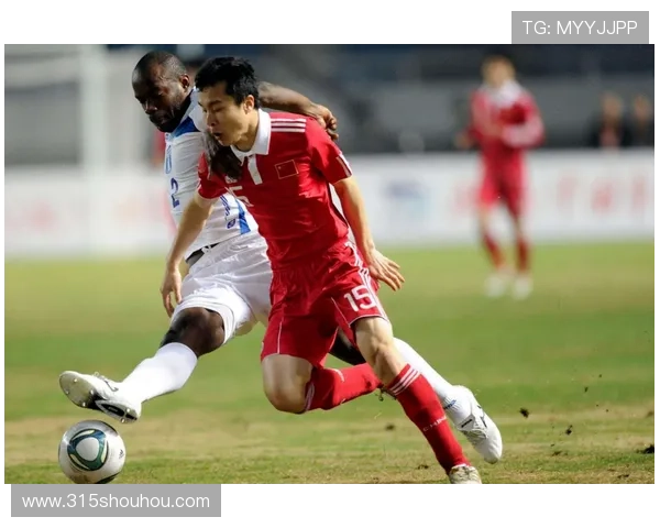 葡媒阿尔瓦罗加盟山东泰山两年